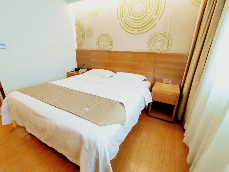 Greentree Inn Jiangxi Fuzhou Gandong Bridge Express Hotel Екстериор снимка