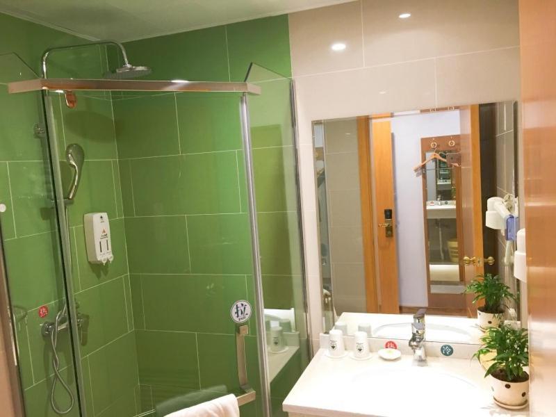 Greentree Inn Jiangxi Fuzhou Gandong Bridge Express Hotel Екстериор снимка