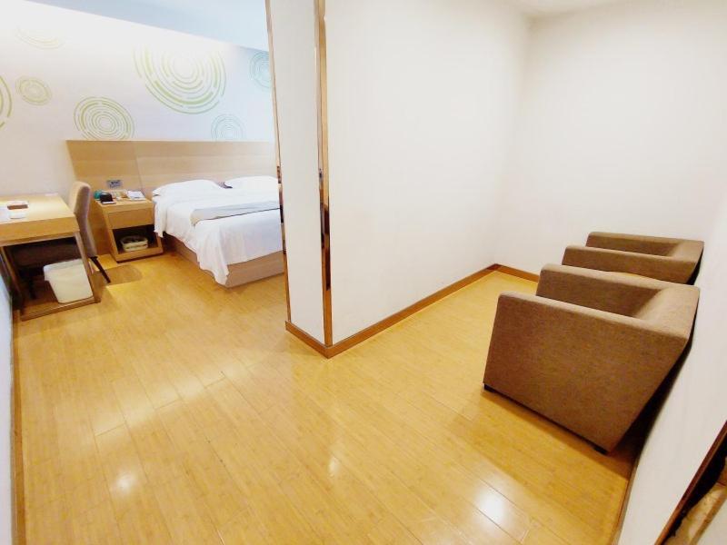 Greentree Inn Jiangxi Fuzhou Gandong Bridge Express Hotel Екстериор снимка